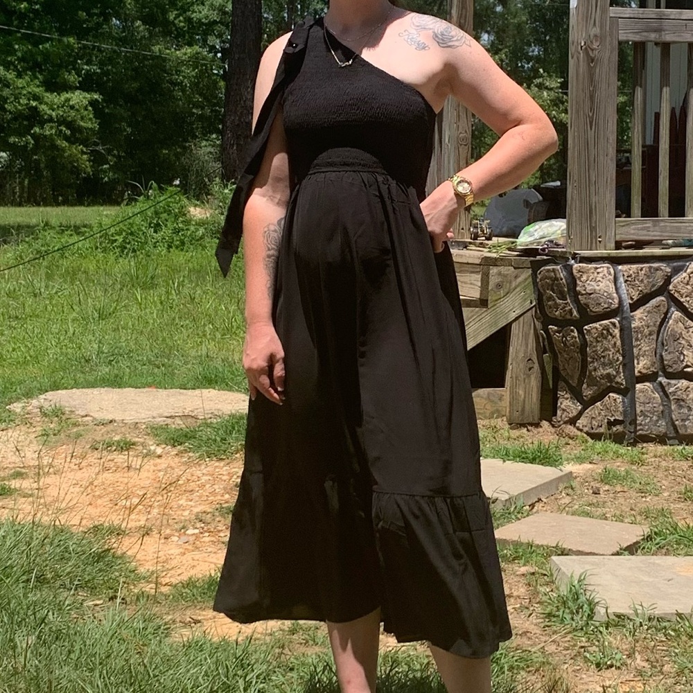 Black Sleeveless Maxi Dress